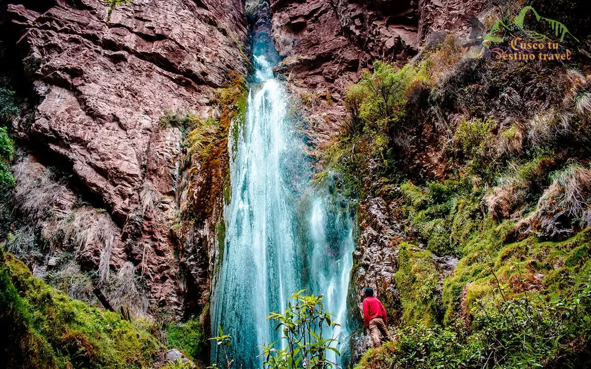 Perolniyoc Waterfall
